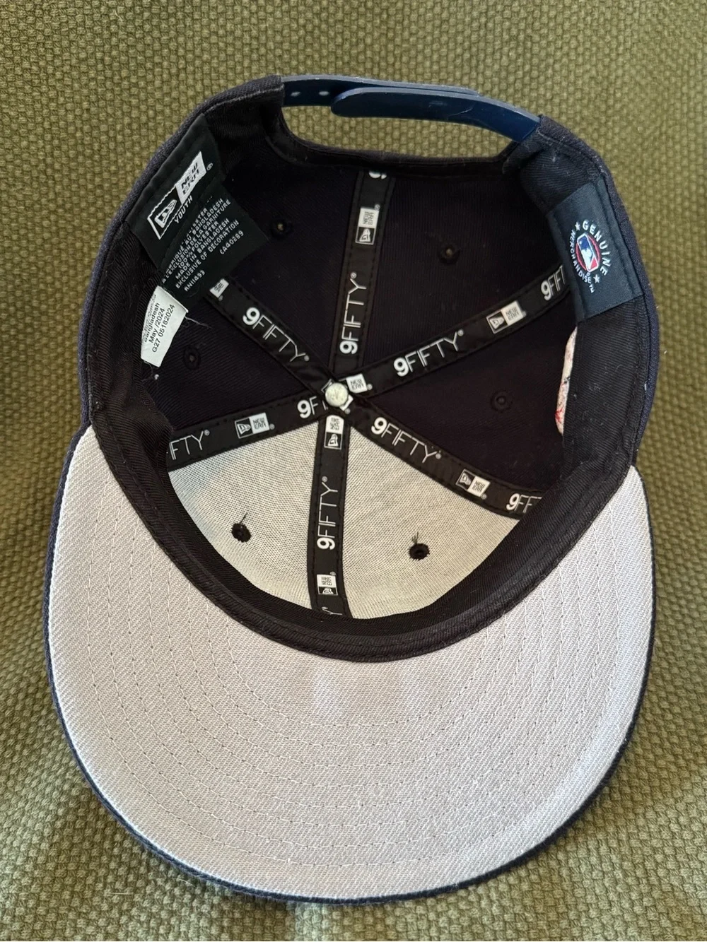 New Era 9FIFTY Youth New York Yankees Black Snapback Hat MLB Cap OSFM
